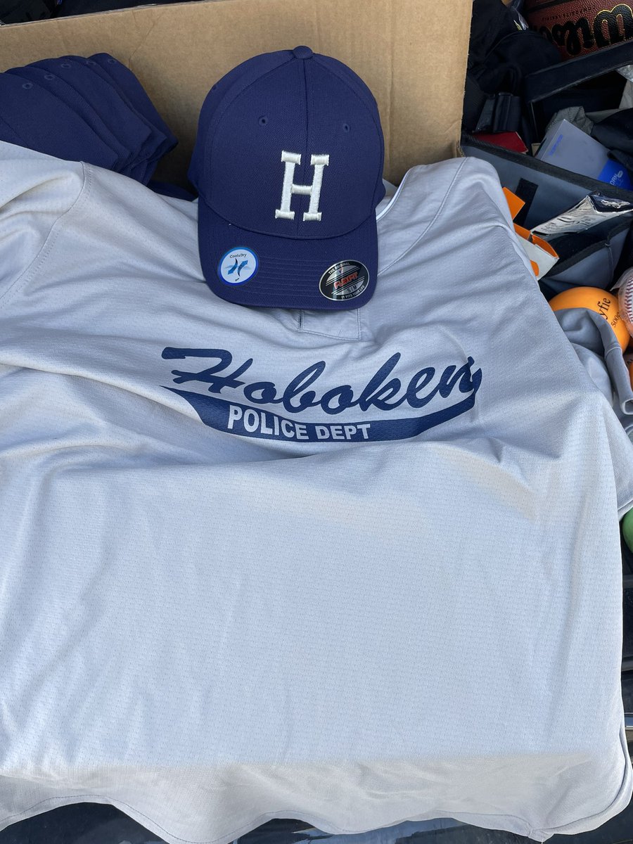 olivera_david's tweet photo. Great day playing softball alongside my Hoboken Police family. A big thank you to everyone who took the time to participate in this Charity /Fundraiser softball tournament. @HobokenPD @CityofHoboken @HobokenPSOA2 @HobokenPBA2 https://t.co/LvsoYN850H
