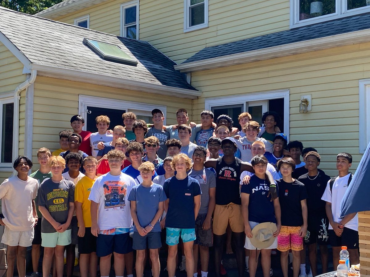 FootballMonty's tweet photo. 🚨 Our annual Senior/Freshmen Luncheon was another huge success‼  Our seniors pass on wisdom they have learned to help our freshmen transition into high school academically, athletically and socially‼
@MHSCougarSports 
@PrincipalPino 
@jmcavaddy #OneMI22ION 
#TrustAttitudeGrind https://t.co/zOkVmiOJBw