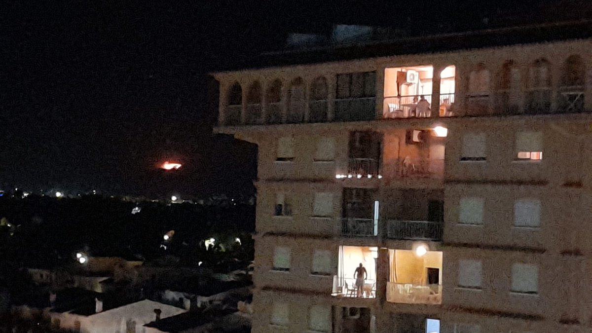 pepelugarka's tweet photo. @GVA112 @GVAsgise @BombersValencia Incendio zona la Safor https://t.co/n9833DgiKn