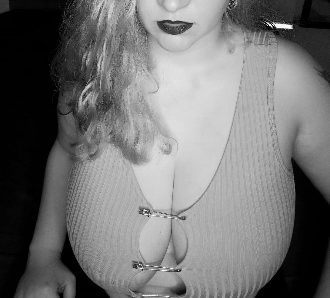lauractb's tweet photo. Amo ser polifacética y sensualidad💋💦😈...
Con ganas de una ¡rusa! Te apuntas? 
#like4like #Like #sexo #sexy #curvybody #curvywhitewomen #curvy https://t.co/Ml9ao9iPzW