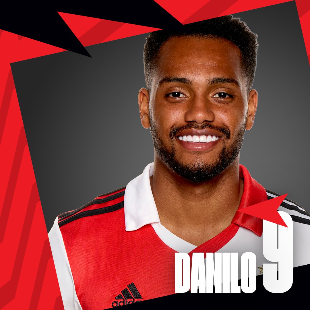 Feyenoord's tweet photo. 𝐈𝐭'𝐬 𝐒𝐚𝐧𝐭𝐢 𝐭𝐢𝐦𝐞 🇲🇽

77' #feyhee (0-0) https://t.co/Hr23sc2ERc