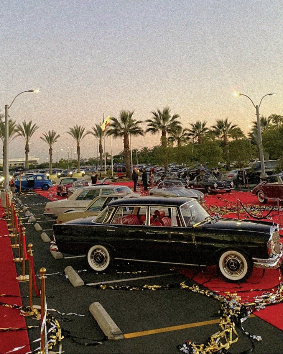 MercedesBenzUSA's tweet photo. Confetti christened our new Mercedes-Benz Classic Center last night. 🎉
Thanks to all who joined us to make this opening so grand.
📸 IG: carrosandpics & lourenzo.smith
#MercedesBenz #MBClassics https://t.co/QNR9ZUzejt