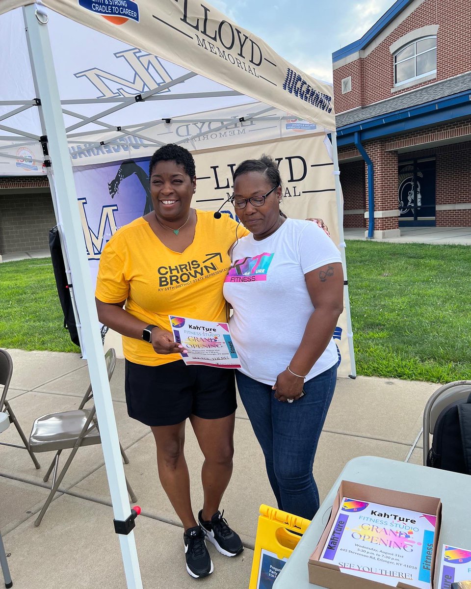 Chris69th's tweet photo. Had a blast at the Erlanger-Elsmere Block Party! #NKYStrong
#KeepGoing
#nobodylovesyoulikeido #onekentucky #kentucky #kentuckystrong #69thdistrict #blockparty #erlanger #elsmere #explore #explorepage https://t.co/Shz028AA48