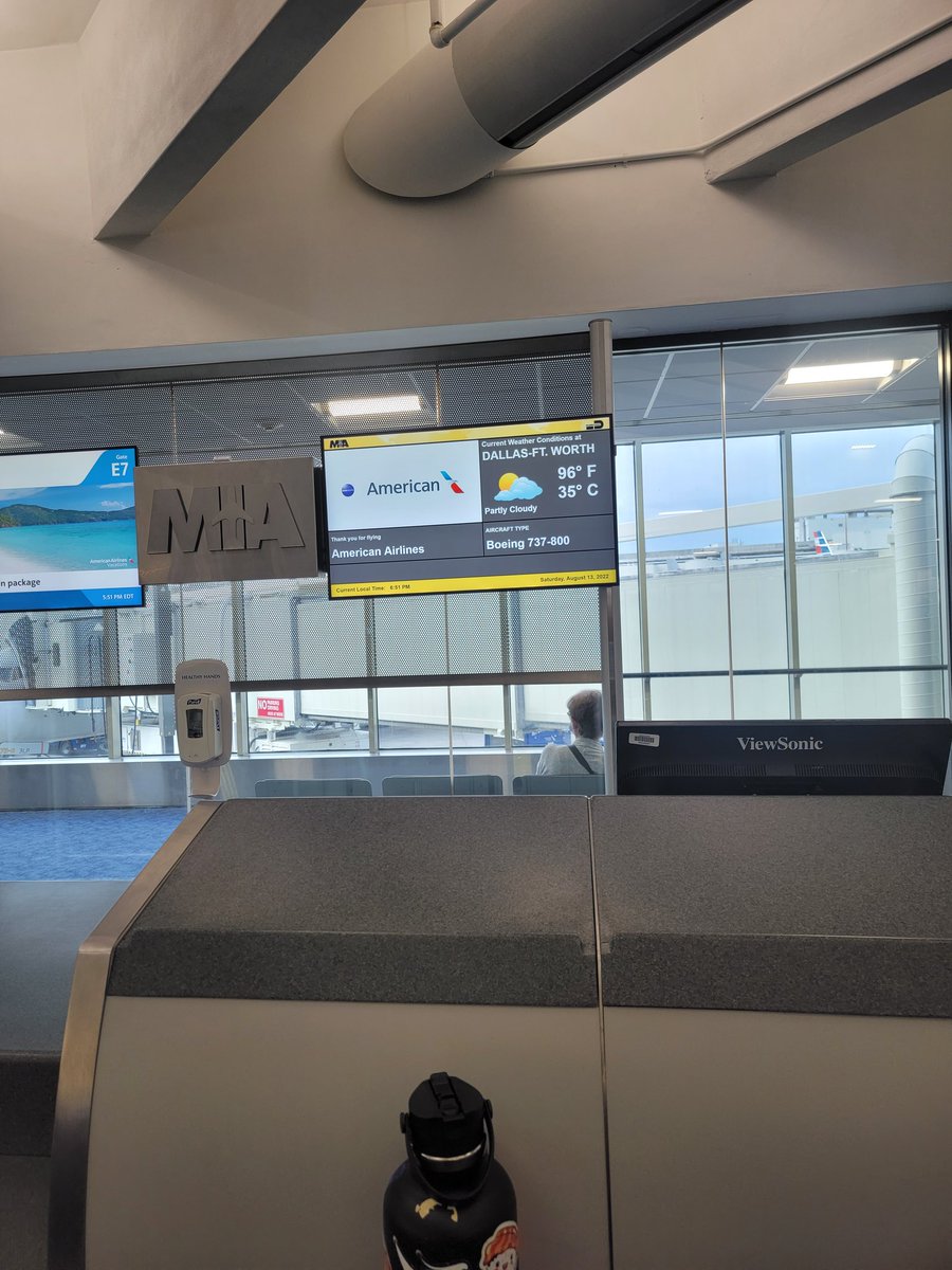Brandonjerks's tweet photo. Worst airport experience @iflymia and @AmericanAir Flight cancelled. New flight delayed. Paid extra for a middle exit seat; I had a window seat. Can't check in because "error" on app. No reps in sight at new terminal. Other service desk far AF w/100+ people in line #trash https://t.co/Lymvh49eo8
