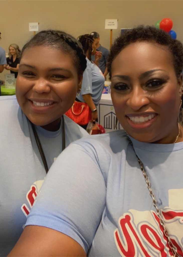 Our Teachers and Staff are READY to for the first day of school after attending Tyler ISD Convocation. We have grown from a ‘D’ to a ‘B’ rated school … Great job Jaguars! LET’S GET IT!
#WeAreJones
#KEYStoTheFuture