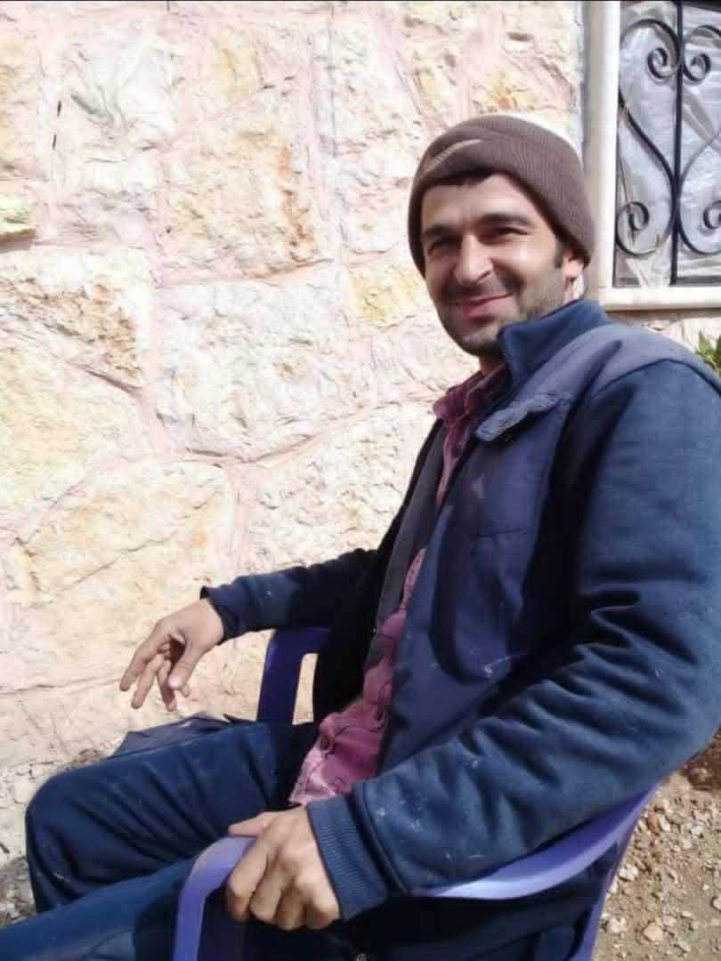 SyriaCivilDef's tweet photo. A displaced civilian from #Halfaya town in the countryside #Hama was killed today by a landmine explosion of remnants of war while he was picking figs near #Neirab #Idlib. Remnants of war threaten the civilians' lives and prevent them from harvesting their crops.
#WhiteHelmets https://t.co/9xrXCvJM2g