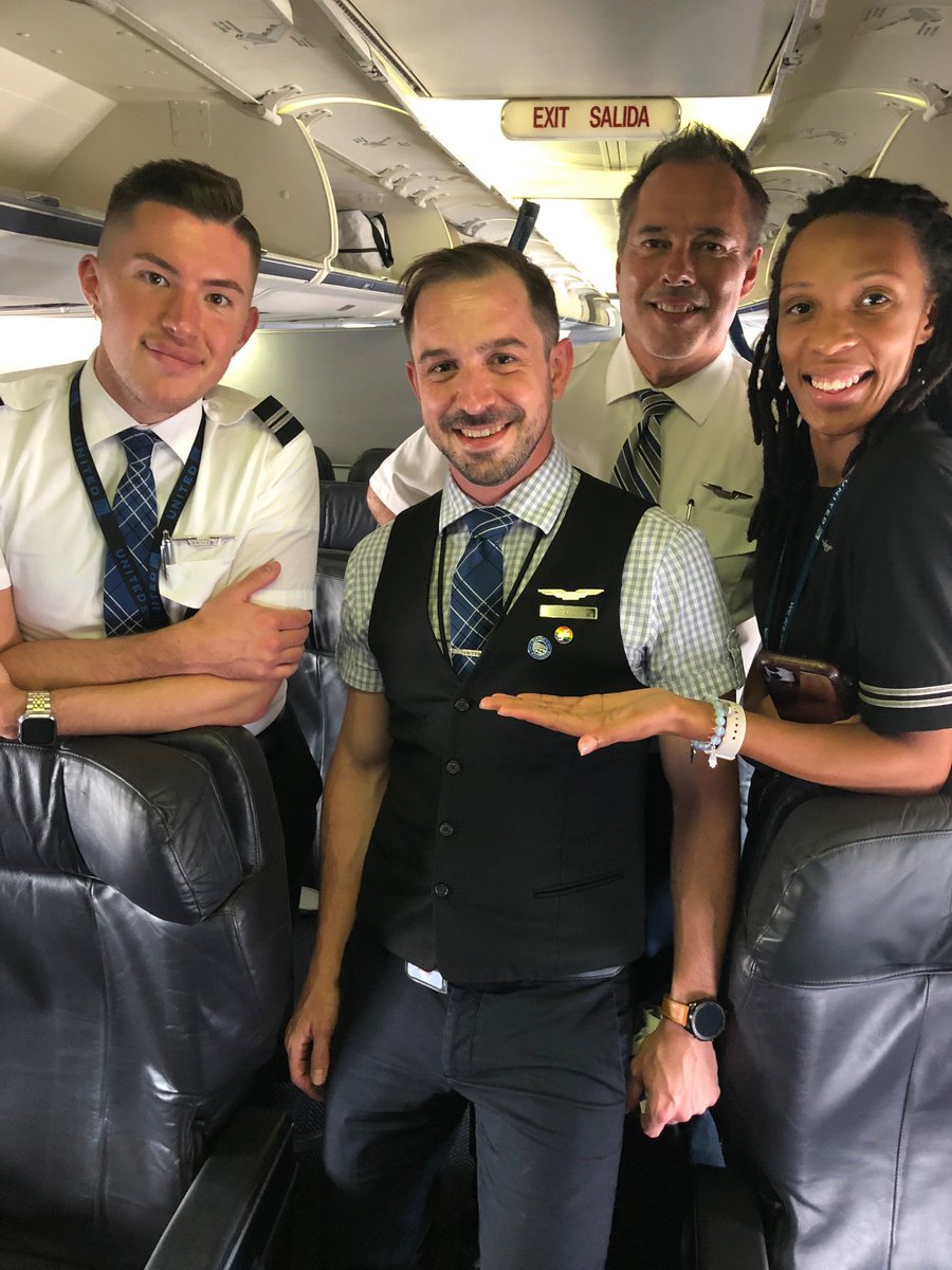 UnitedBry's tweet photo. My favorite part of my job is recognizing the great work our FAs do! Congrats, DJ, on your Service Excellence Recognition! We and our customers love all that you do. 😊 https://t.co/Zg9m5oHejo