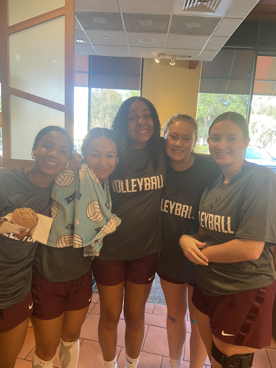 KempnerVb's tweet photo. First tourney in the books. Not the outcome we would have liked but put some W’s in the column and made improvements every day. Big thank you to Mrs. Ilagan and Mrs. Jimenez for taking care of lunch for the girls and all the parent support. Kempner PRIDE! @KHS_Cougars https://t.co/bxB9cBpQbj