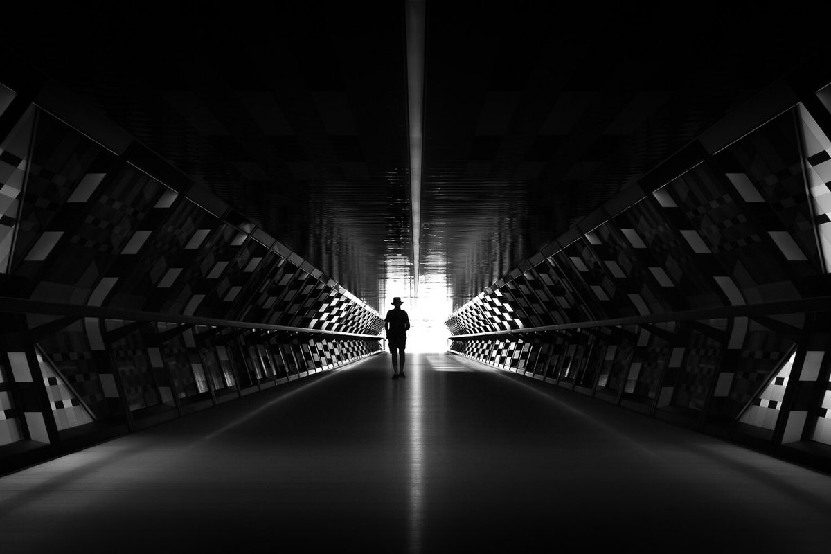 DEM57557279's tweet photo. SPACE COWBOY #(DEM) #deminbrackets #parenthesedemparenthese 
#london #CanaryWharf #cowboy #photography #streetphotography #silhouette #blackandwhite #blackandwhitephotography #londres #photooftheday https://t.co/8hgeTtDRf4