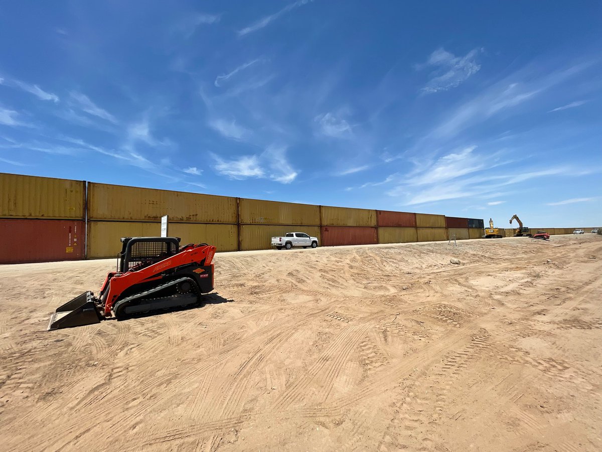 DougDucey's tweet photo. The gap is closing. Second row of shipping containers going up today on the border near Yuma. Looking strong! https://t.co/uXwK5aZd5v