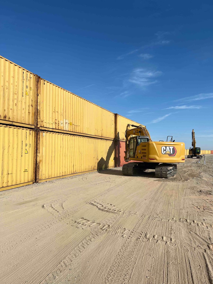 DougDucey's tweet photo. The gap is closing. Second row of shipping containers going up today on the border near Yuma. Looking strong! https://t.co/uXwK5aZd5v