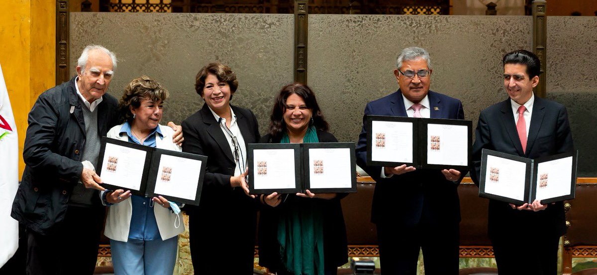 AngelinoCaamalM's tweet photo. #SNTEconMéxico 👩‍🏫🇲🇽👨‍🏫

🔴 Reconoce #SNTE 📚 legado del maestro José María Vigil, durante cancelación de timbre postal en su honor 🔴 Con visión liberal y humanista, contribuyó para conformar el Estado mexicano 👉Mtro. Alfonso Cepeda Salas

Nota 👉 https://t.co/Cum3fvUpH8 👈+ https://t.co/OKEY7pWfJJ
