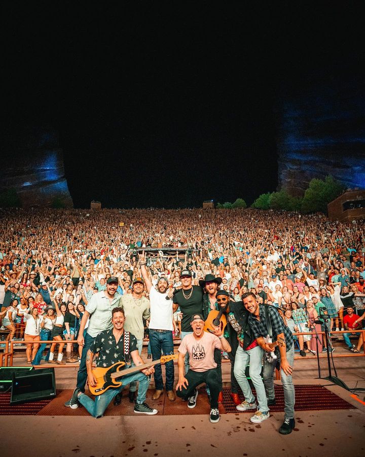 ThomasRhett's tweet photo. Red Rocks was a dream.
📸Grayson Gregory https://t.co/r1FhctO6R4