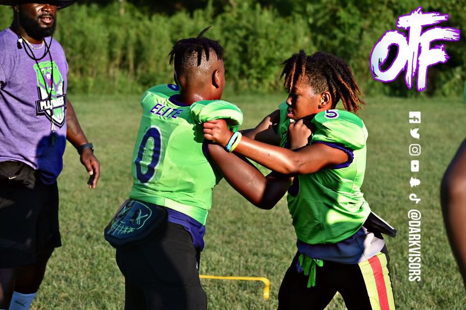 DarkVisors's tweet photo. Iron sharpens iron
•
•
•
•
#followers #football #footballhighlights #youthfootball #followus #sports #sportsphotography #Nike #underarmor #photography #dmvsports #footballseason #footballculture #dmv #dmvphotography #dmvphotographer #vasport #virginia #virginiayouthfootball https://t.co/Df9pnoTz6V