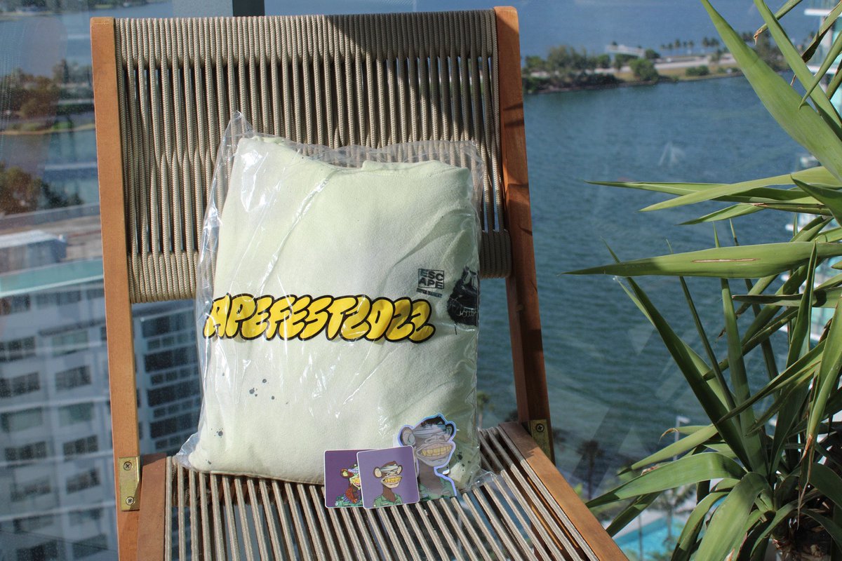 Fortunep2e's tweet photo. In our #FortuneP2E #TokenGated Discord Server, you can spend your $FP in our store packed with #NFTs, #merch, #powerups, and #IRLproducts. https://t.co/nBcAvgJfKm https://t.co/An4TDBjOgh
