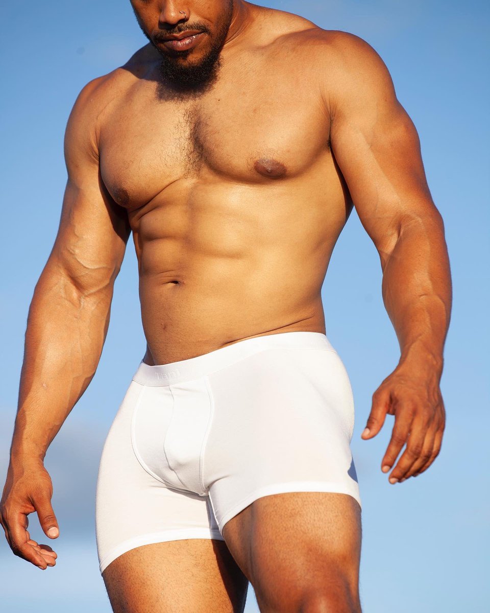 Sageof_SixPacks's tweet photo. #Saturday #Sun ☀️✨🤌🏽 @taniunderwear https://t.co/uR1Cr240Kg
