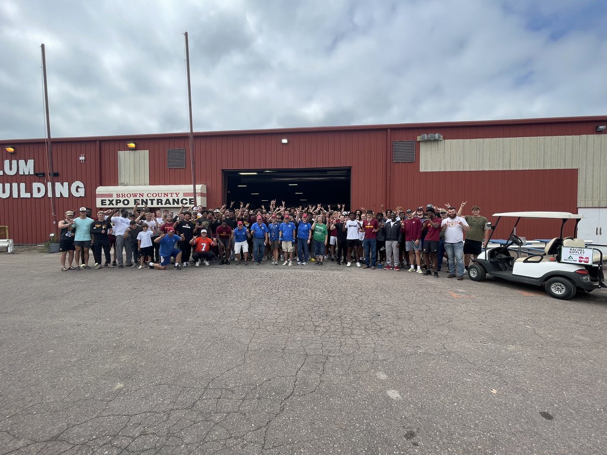 NSUWolves_FB's tweet photo. Wolves In The Community 🐺 We had the opportunity to assist our friends at @TheBCFair in preparation for next week’s festivities at the Brown County Fair. Get your tickets now at https://t.co/BTrc5V7anV ‼️ #GoWolves🐺 https://t.co/nqnARNHy4F