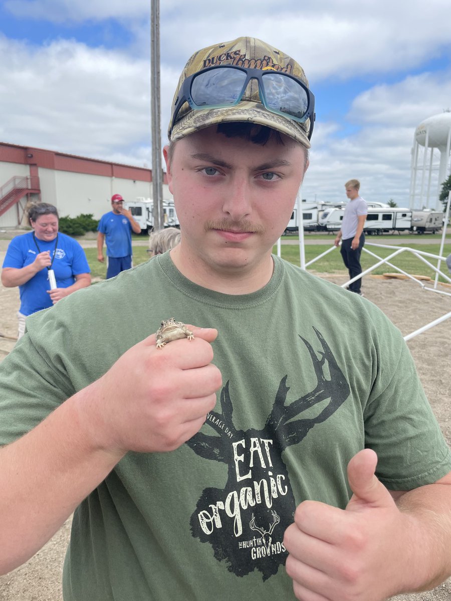 Wolves In The Community 🐺 We had the opportunity to assist our friends at <a href="/TheBCFair/">Brown County Fair</a> in preparation for next week’s festivities at the Brown County Fair. Get your tickets now at browncountysdfair.com ‼️ #GoWolves🐺