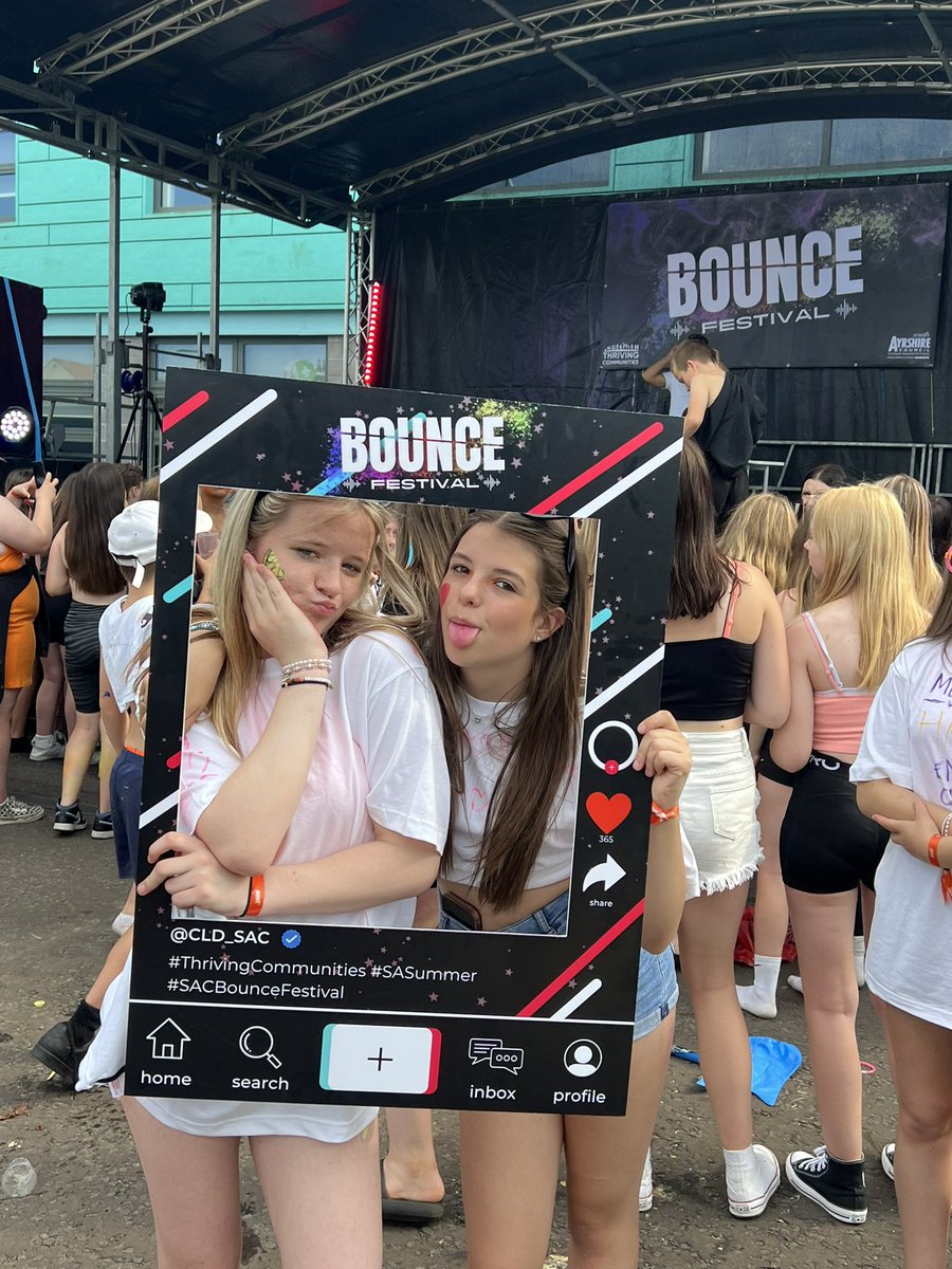 CLD_SAC's tweet photo. Thanks to the 300+ young people that attended Bounce Festival today, we hope you had a great time! π Live music, food & lots of other exciting entertainment for young people aged 10-18 living in South Ayrshire - all totally free of charge! πΈπ€βοΈ
#SACBounceFestival
#SASummer22 https://t.co/R4BqMygCcJ