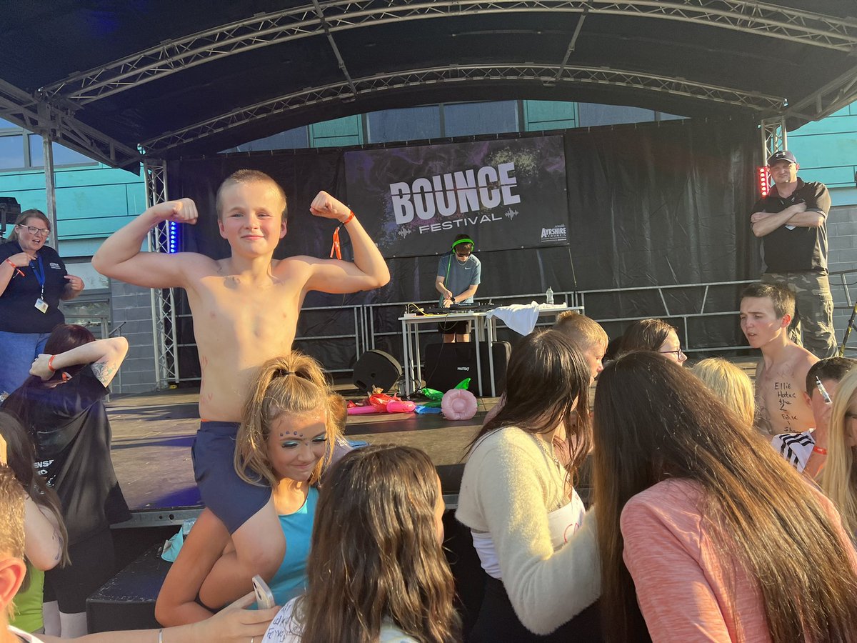 CLD_SAC's tweet photo. Thanks to the 300+ young people that attended Bounce Festival today, we hope you had a great time! π Live music, food & lots of other exciting entertainment for young people aged 10-18 living in South Ayrshire - all totally free of charge! πΈπ€βοΈ
#SACBounceFestival
#SASummer22 https://t.co/R4BqMygCcJ