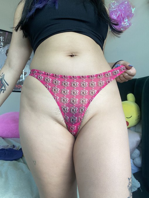 I&rsquo;ll be posting panties on my many vids!!! If you&rsquo;ve wanted to know how amazing my coochie smells now