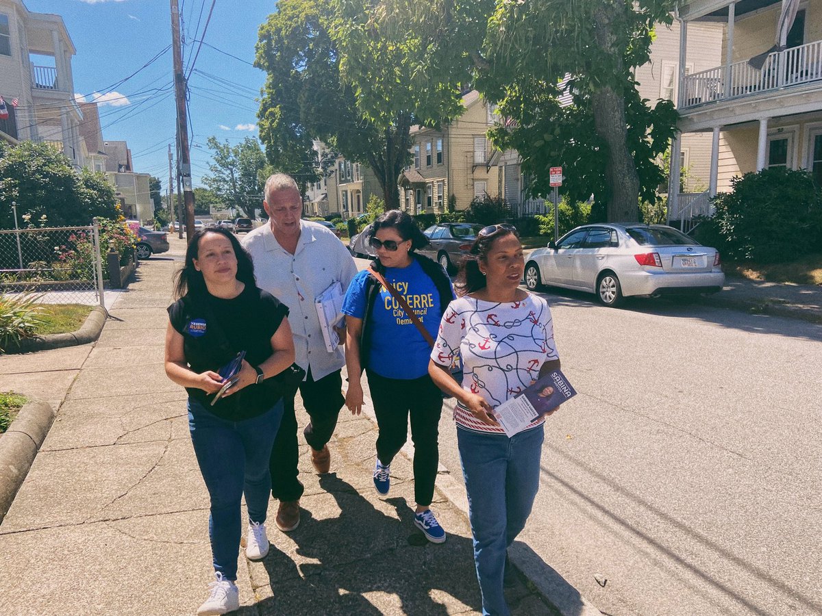 We are one month away from the Democratic Primary on Sept. 13th! It was very nice to have some company as we knock on doors in Quality Hill. #pawtucketpride #ward4