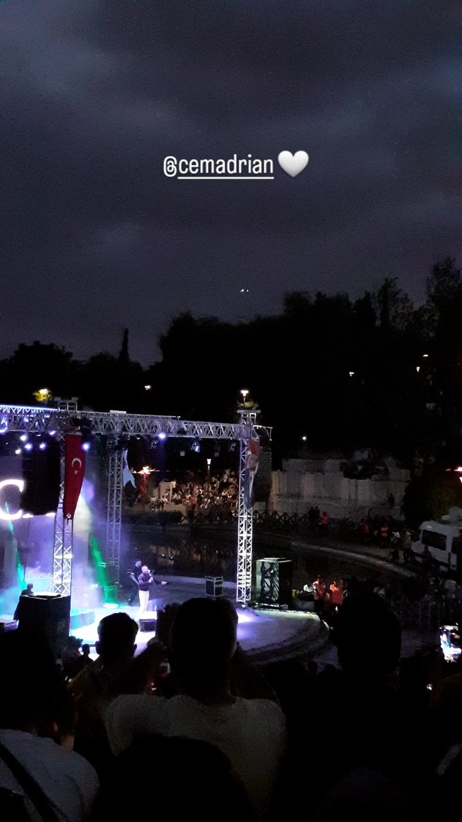 Ve ve geldiimm,bir hayale daha tik✔💃 <a href="/cemadrian/">cem adrian 💎</a>