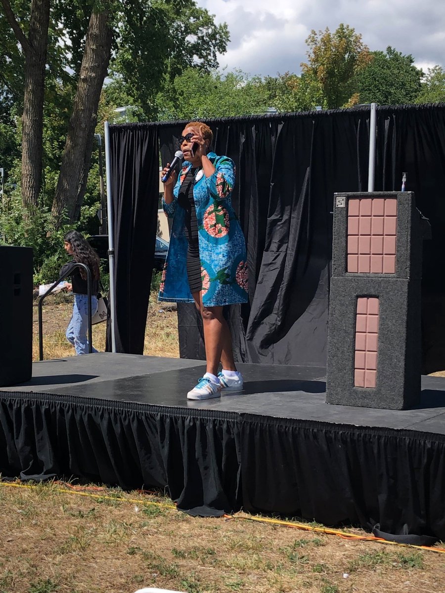 NikaElugardo's tweet photo. New Beginning Re-Entry Community Resources Community Fair @ReentryNew #reentryhouse #formerlyincarceratedwomen #women https://t.co/j55P1DVYxk