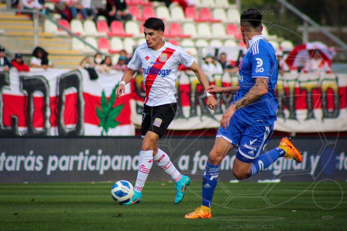 CuricoAlbirrojo's tweet photo. #ModoCuri 🔥 ¡Fiesta curicana!
Al término del primer tiempo, Curicó Unido vence 1-0 a Universidad de Chile.
👉 Yerko Leiva anotó a los 2 minutos. A los 45’ la visita se quedó con uno menos por expulsión de Álvaro Braun.
(📸 Gonzalo Basualto) https://t.co/70tWV5MyIT
