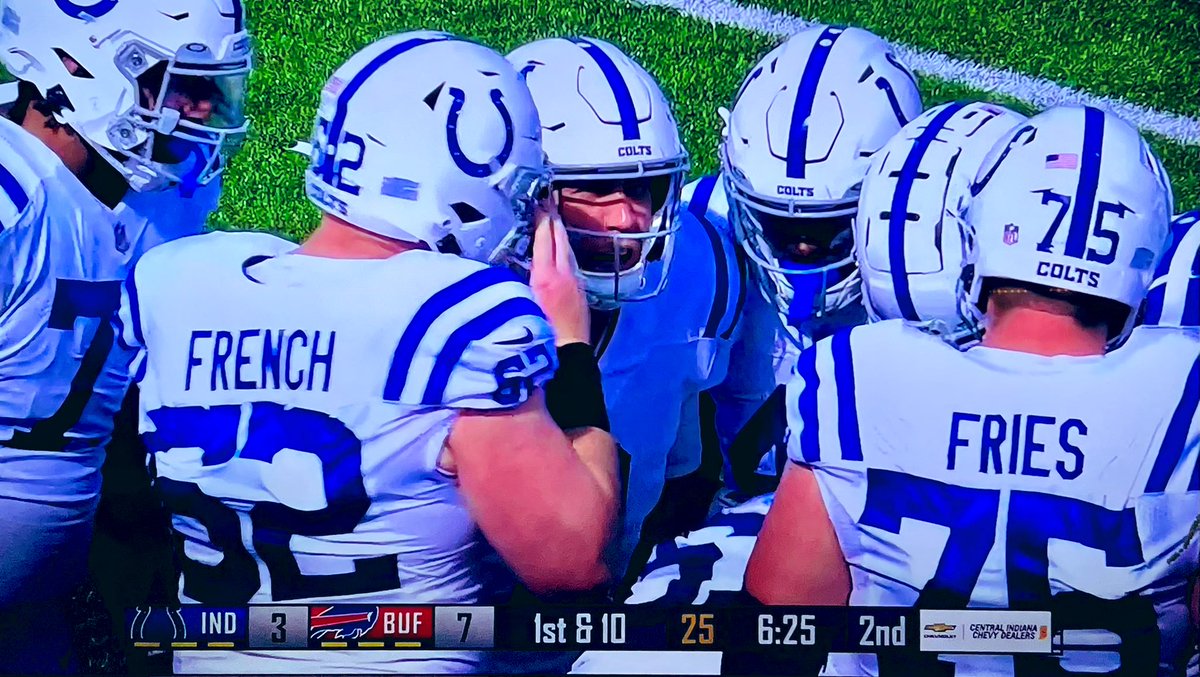 barstoolsports's tweet photo. French Fries in the huddle? https://t.co/PPVOcZHzLj