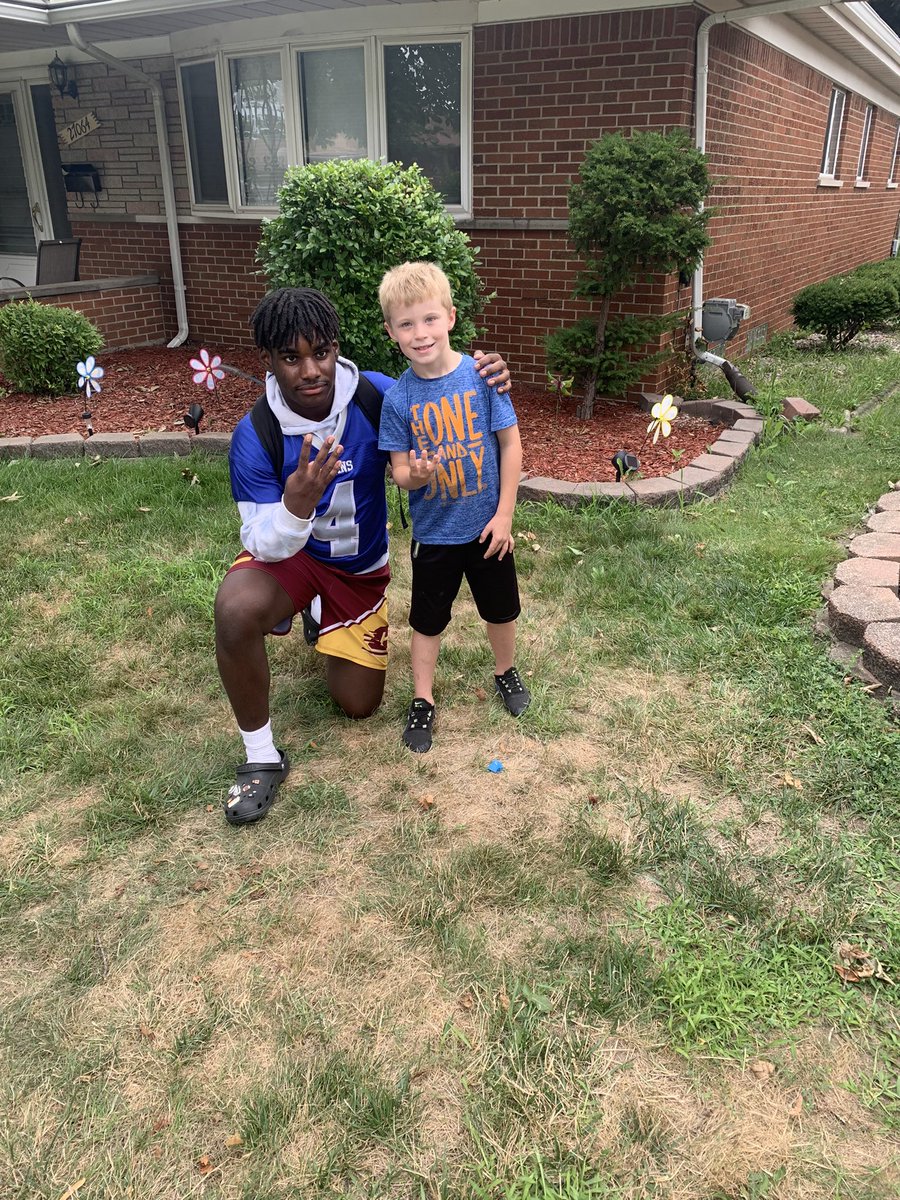 WWTFootball's tweet photo. Today during our Card Blitz some of the guys played football with this young guy. These are the picture they took. #ProudCoach #WeWinTogether #Team40 @WWTPrincipal @WarrenWoodsPS @wawsdenewith https://t.co/vPAX58BNH1