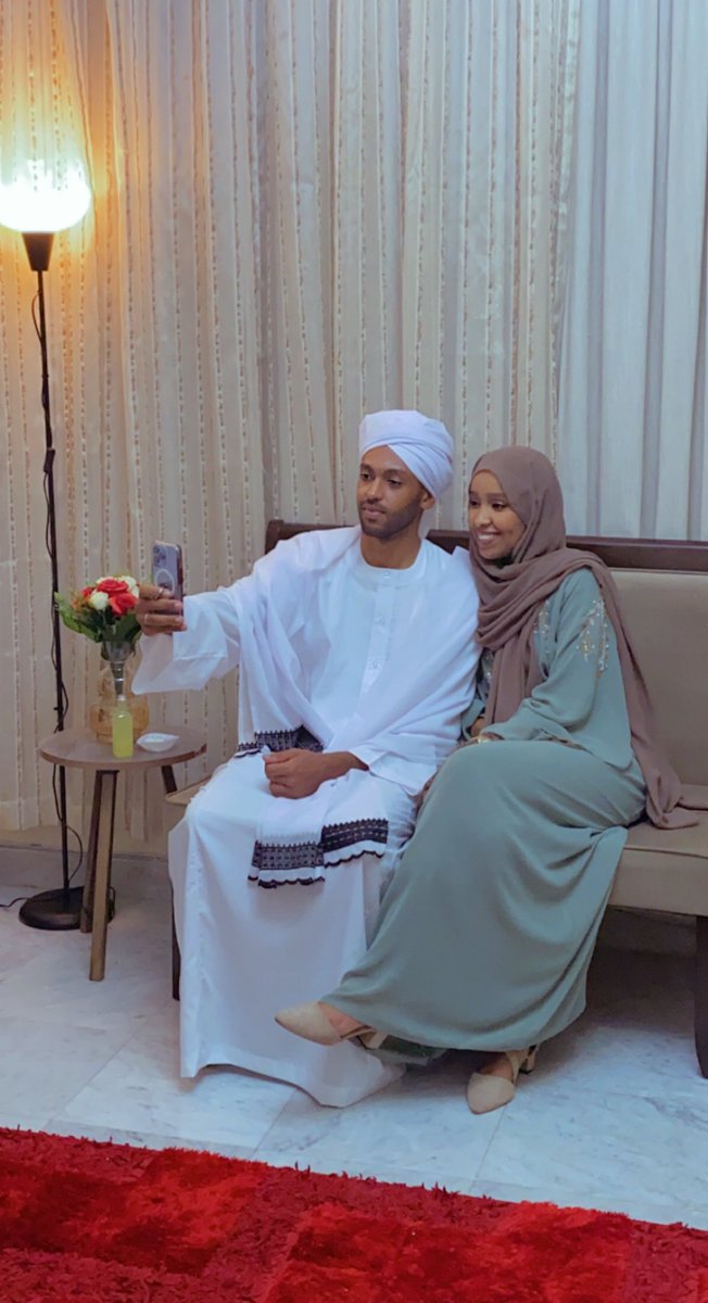 n_brownyy's tweet photo. الحمدلله الذي بِنعمته تتم الصَالِحات ♥️💍
تم عَقد قراني بمن ألفته روحي وكتبهُ الله شريكًا لحياتي، اللهم اجعلهُ لي كما أُحب و اجعلني لهُ كما يحب واجعلنا لك كما تحب وترضى 🙏🏾 https://t.co/vDrAXxenqI
