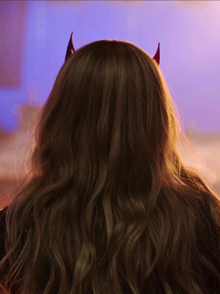 lizzieollxen's tweet photo. THE SCARLET WITCH https://t.co/GJ4hhN5Xce