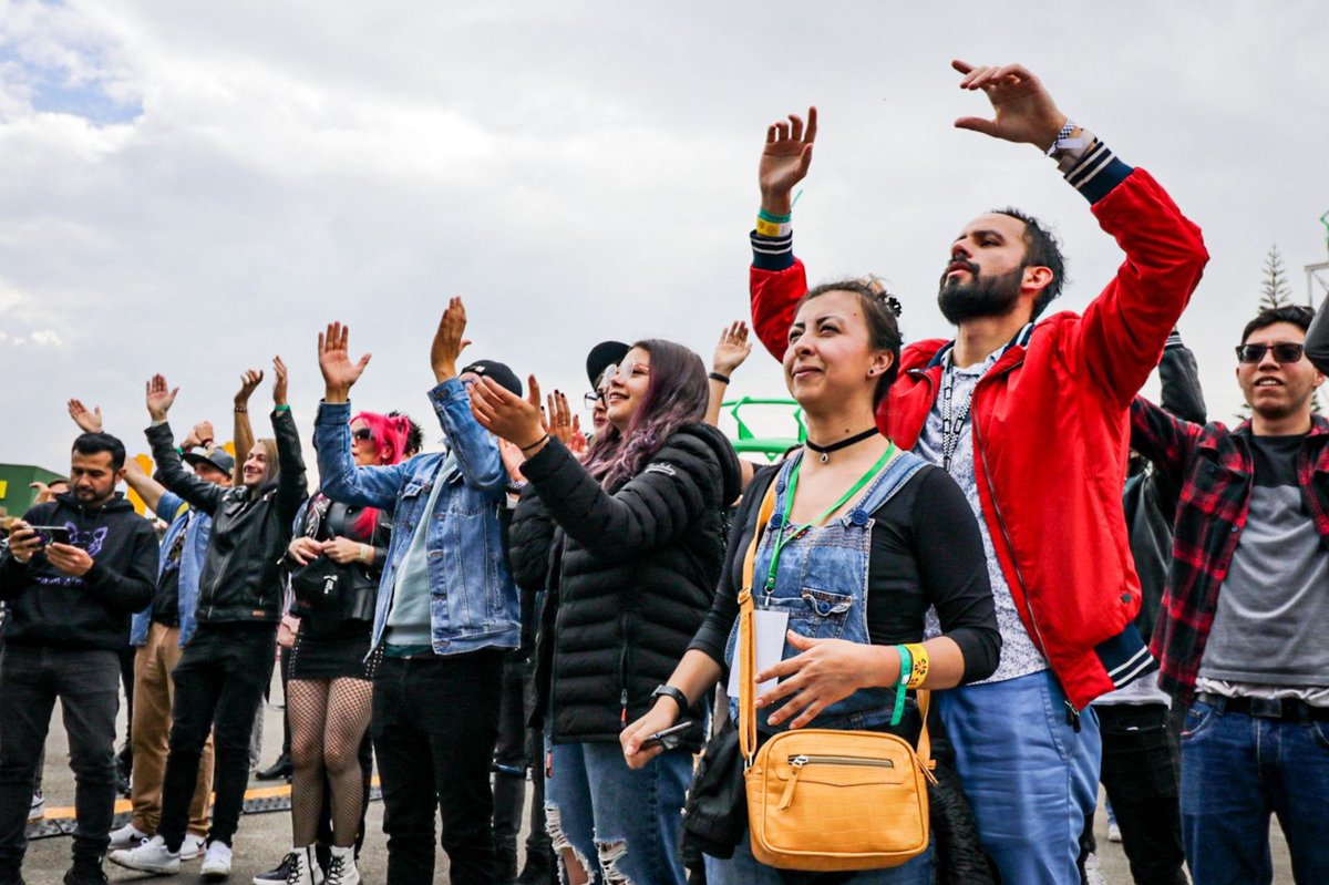 <a href="/blasdlezo/">Blas D Lezo</a> y <a href="/madeiromusic/">MADEIRO</a> ponen a vibrar al público a esta hora en el Parque Salitre Mágico de Bogotá en el marco del #DíaDeRock. 🤘🎸