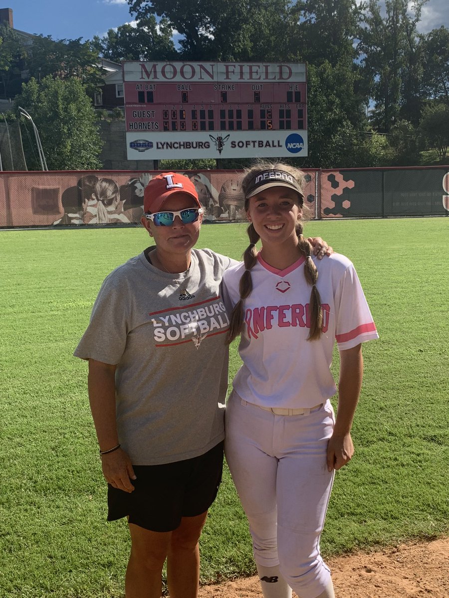 CarolineBurdsal's tweet photo. Thank you @lynchburg_sb for hosting such an amazing camp today! It was great meeting some players and learning new drills before the scrimmage game. https://t.co/1OGaoEOQ0L