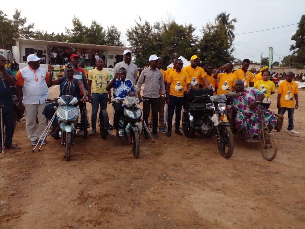 caphci's tweet photo. Remise de 4 motos tricycles aux personnes handicapées de Dimbokro, ce samedi 13 août. Grand merci au DG de la @LONACI_officiel M. Dramane Coulibaly.
#caphci @MediasHandicaps 
#handicapinternational 
#DPPH 
#CIV225 @CHandicaps @primatureci @Handihardi21 @AccessibleTOUS https://t.co/uP7sp5sz1a