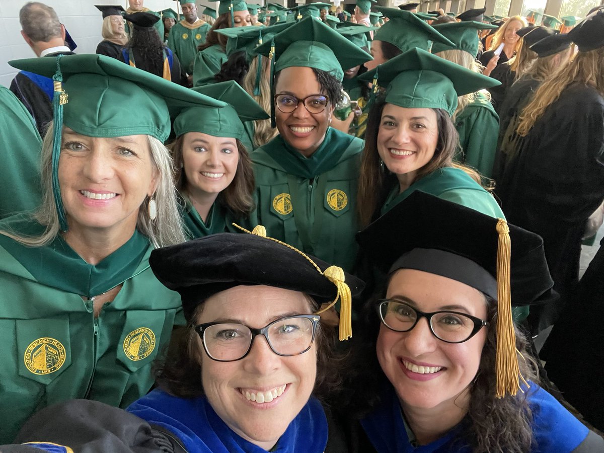 Congratulations to our summer 2022 Healthcare Simulation Master’s graduates! We missed you @FaisalwIsmail. @UAB_SHP @RealAbbyWas @AshleySteinert1 @nbrown9259 @nancyjoan1223 @AshAllgood @ErinB_sim @michelleSBB