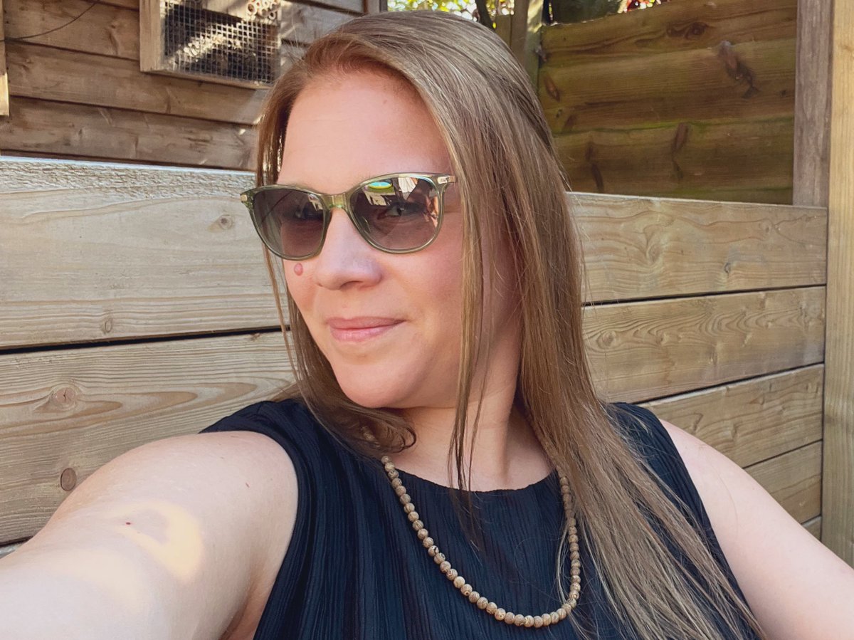 Color change! 
Style change!
Absolutely love it!

#hairdresser #summer #newlook #profilepic #music #edm #techno #housemusic #color #LoveLife #nft