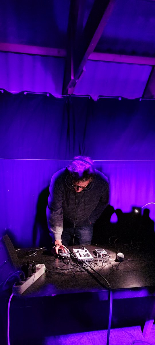 PainPerdu8bit's tweet photo. #CHIPWRECKED 2022, DAY 3
Second to last act of the festival, it's the legendary @gw3m, who fought through fatigue and a schedule delayed by 2h to bring us the crunchiest of Amiga tunes. Absolutely unmissable. https://t.co/kcnwOL9wV9