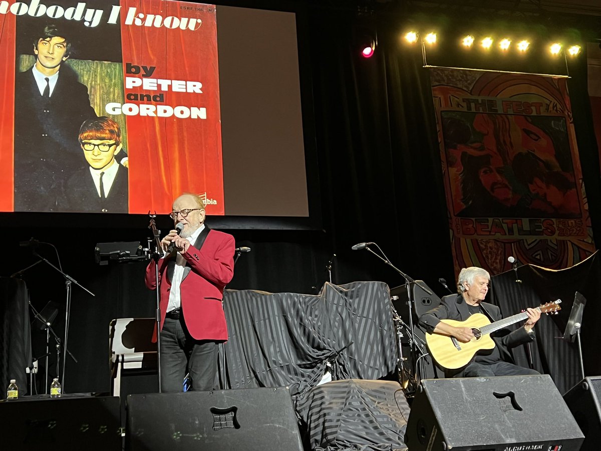 Beatles_Fest's tweet photo. Two legends. Peter Asher and Laurence Juber #getbacktothefest https://t.co/kCpNA3vUrj