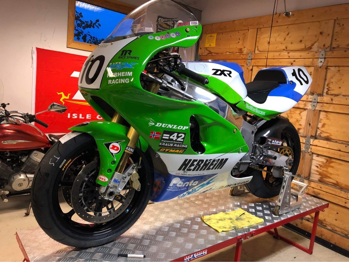KneenIm's tweet photo. Massive thanks to @rstmoto for these 1 off leathers for the classic MGP loving the retro scheme to match the ZX7R. 1 week to go 👌🏼 https://t.co/M04dyzIGOO