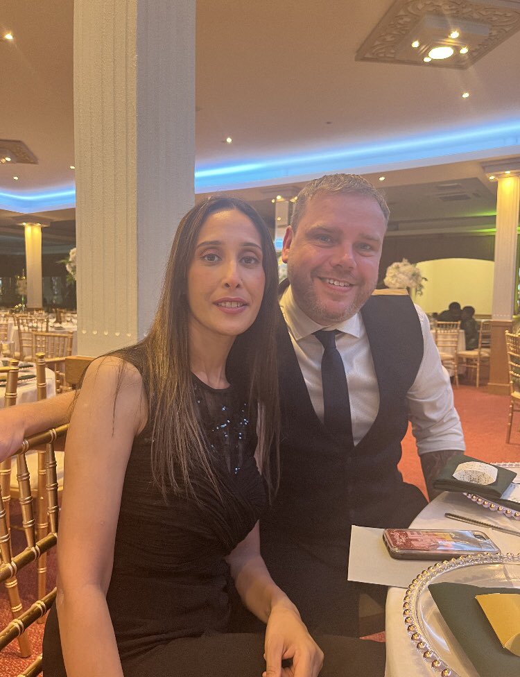 hood_mamoona's tweet photo. Lovely afternoon/evening spent at a beautiful Wedding. Learnt so much today about another Culture #sokind #beautifuloutfits #musiclovers #gooddancers #brightcolours #fun https://t.co/5ji5niv25V