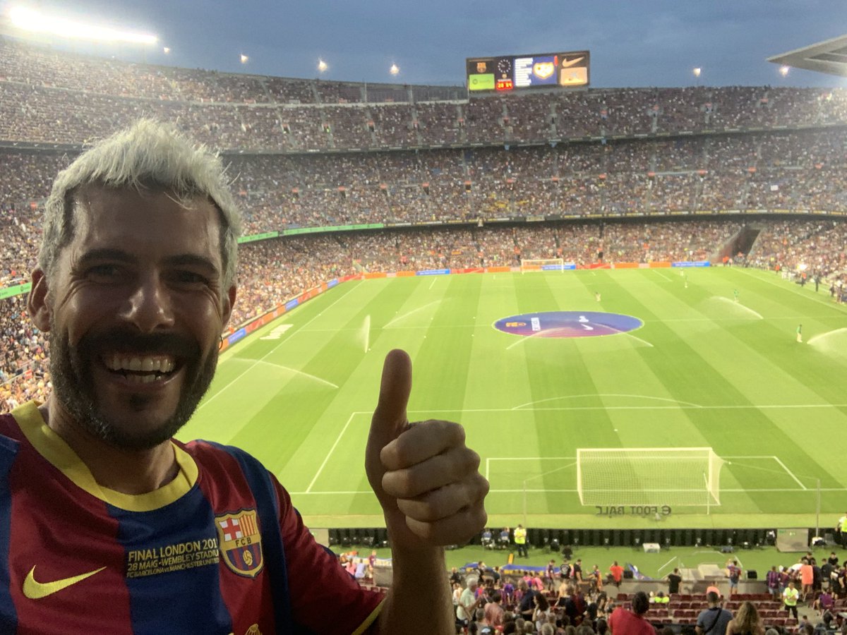 ivanmedinaIM's tweet photo. Entre el meu pariple a Madrid, la Covid, experiencia laboral a Dubái… no tinc paraules per definir la felicitat que he sentit al tornar al Camp Nou. Al temple. A casa ❤️💙 Gaudirem!!! #FCB #campnou #sangcule #mesqueunclub https://t.co/JPTRgWWxqz