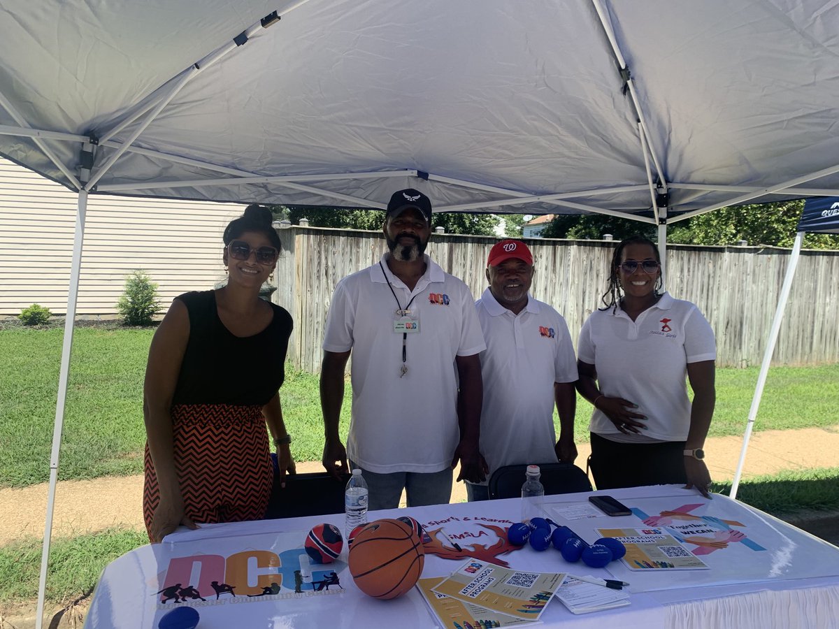 Meeting &amp; greeting the awesome La Plata community at the annual block party today… such a gorgeous day! ⁦<a href="/DorchesterComm1/">Dorchester Community Center</a>⁩ ⁦<a href="/chief_601/">Carl Schinner</a>⁩ ⁦<a href="/DeltaAdvocate23/">Kaprece James</a>⁩