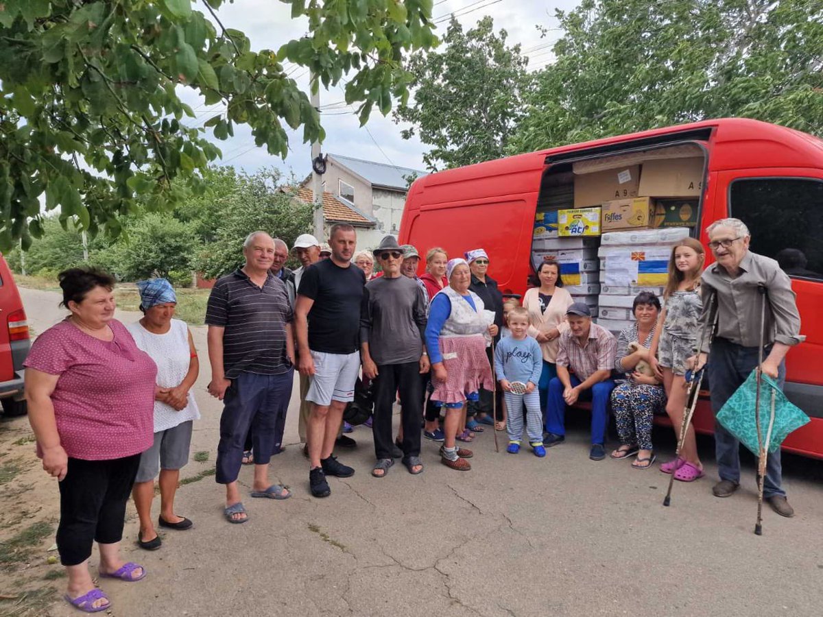 BackroadsFound's tweet image. Delivered two van loads full of food to the front lines. Many of these groups are not able to source or afford food due to unemployment and scarcity. #Ukraine #MilaKunis @BackroadsFound
