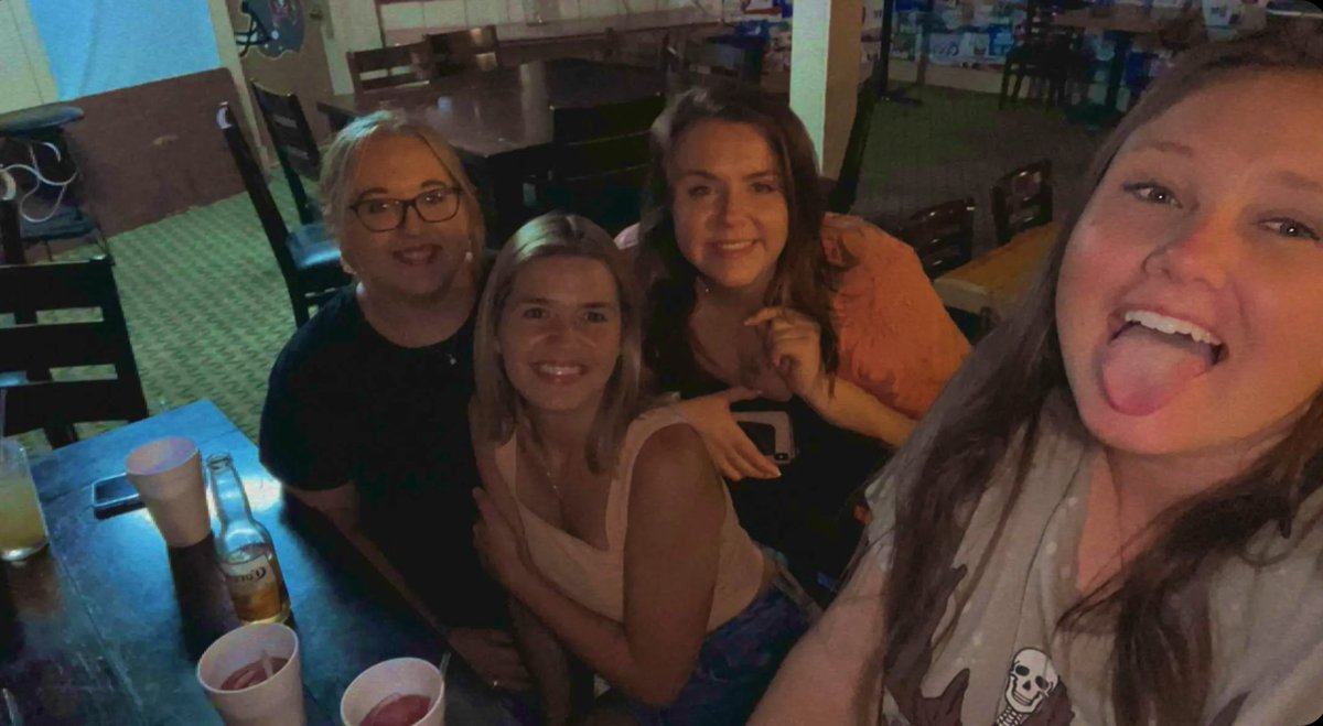 abbyyamoss's tweet photo. I literally have never had such a good group of friends in my life 🥹 obsessed with my besties (monica was there in spirit) https://t.co/0ejVDvcFxi