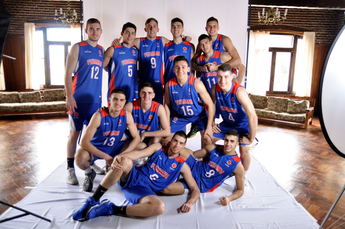 FRadulovich's tweet photo. Gran nivel de torneo, con jugadores de mucha jerarquía: Fausto Ruesga, Juan Cruz Marini, Mati Alluchon, Santi López, Nacho Cuassolo, Mateo Díaz, Agustín Facello, Pipi Barreiro, Tomi Pereyra, Nahuel Buchaillot, Manuel Alonso, Julián Eydallín. Torneo top. https://t.co/NzYSxzFktk