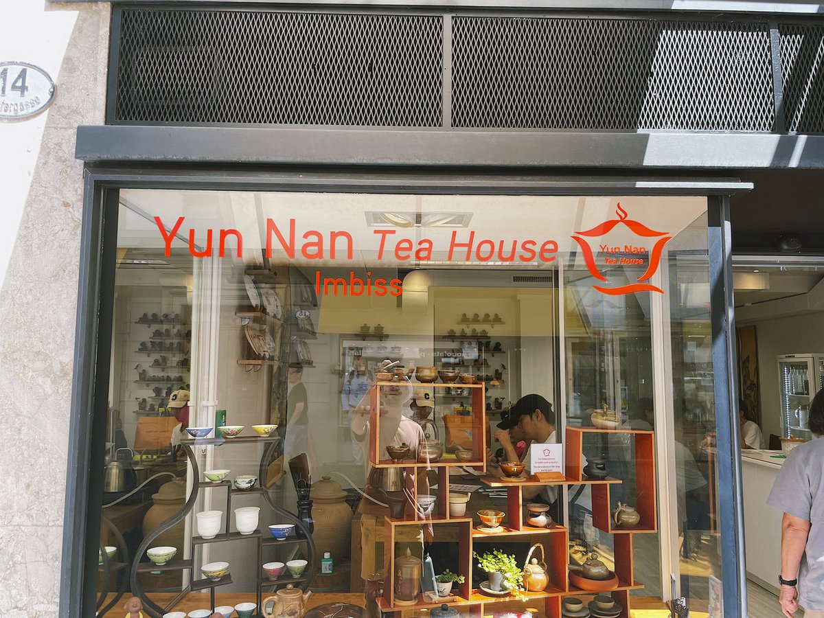 marlonmolinare's tweet image. Never thought I’d find such a dope tea &amp;amp; noodle spot in Switzerland but Yun Nan Tea House does both quite well. If you ever find yourself in Lucerne definitely check it out, I left inspired.