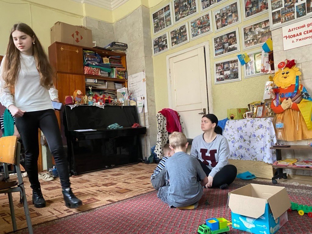 Solomon Smith brought his son on a trip through Ukraine to visit some of the Orphan children. Support is usually only giving supplies that he felt it could be a great sense of connection and trust with some of these kids to bring his son to play with the other kids. #Ukraine️