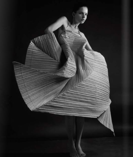 01studio2's tweet photo. "We yearn for the beautiful, the unknown, and the mysterious." 
By Issey Miyake https://t.co/y8uVOLQRcc